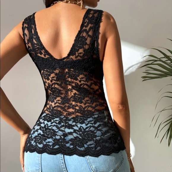 Black lace tank top - Picture 3 of 5